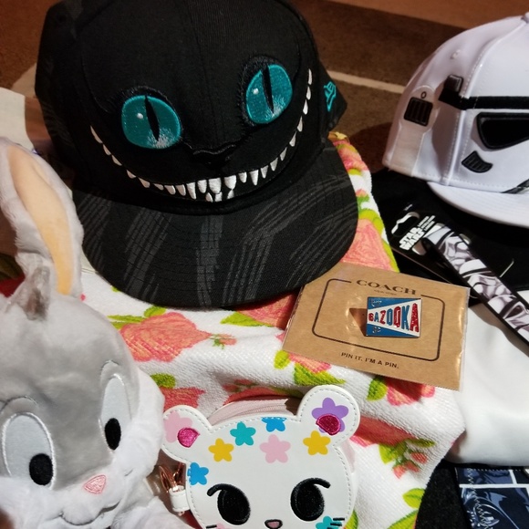 Meet your Posher, Robin - Picture 2 of 8